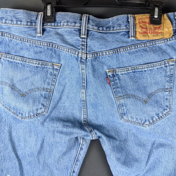Levis Jeans Men 38x30 501 Blue Denim Original Fit Light Fade Retro Country Pants - Picture 11 of 16